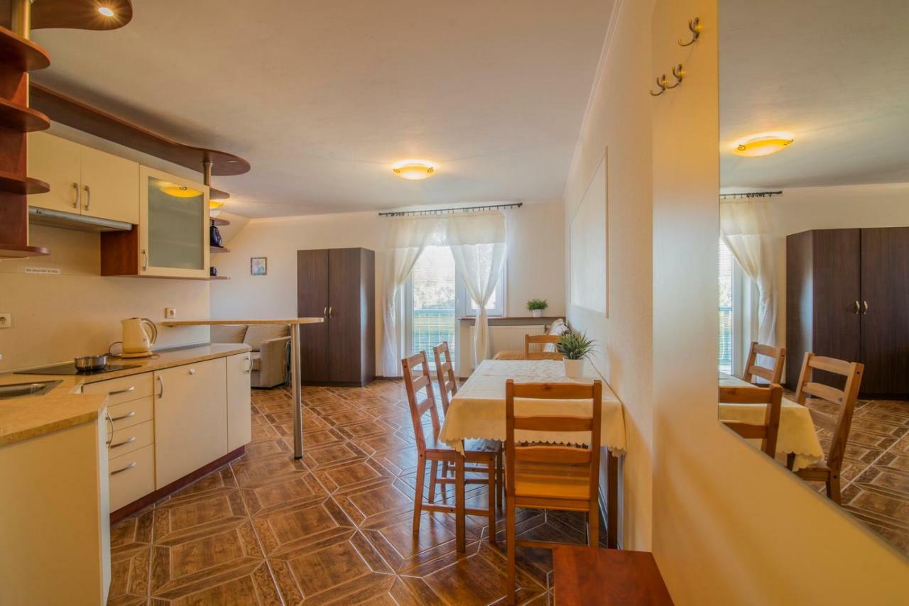 Pionow Rodzinne Apartamenty Urocza 10 クリニツァ・モルスカ エクステリア 写真