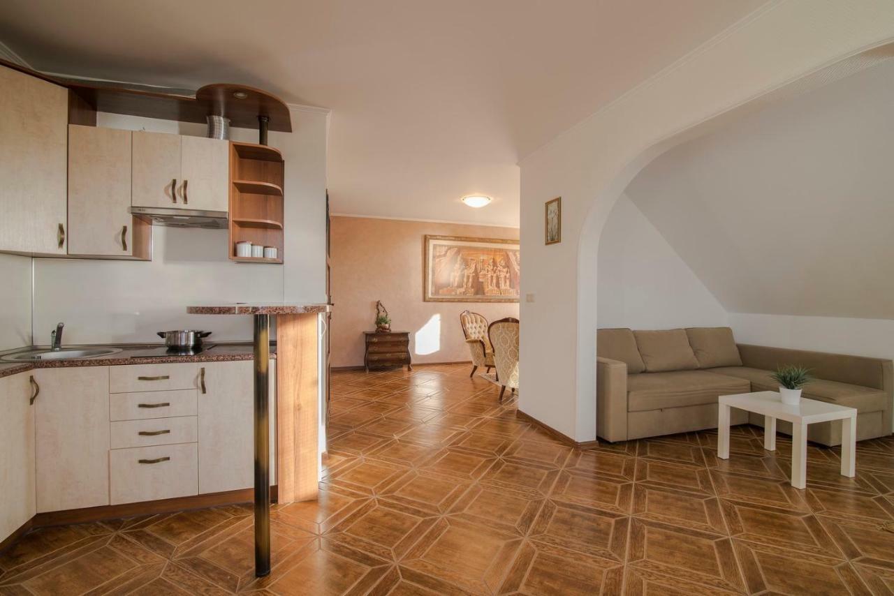 Pionow Rodzinne Apartamenty Urocza 10 クリニツァ・モルスカ エクステリア 写真